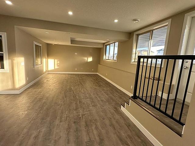 Walkout Ground Level, Sunny South Facing, Basement W/huge Wind