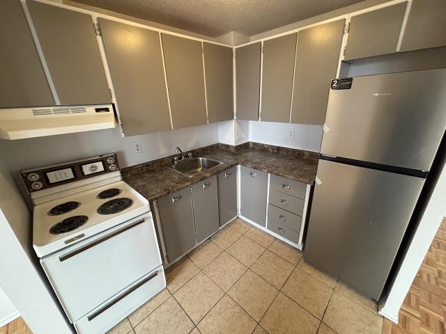 Walkley Square Apartments 1 Bedroom Apartment for Rent at 1245 Walkley Rd, Ottawa, ON K1V 9S5 Ridgemont
