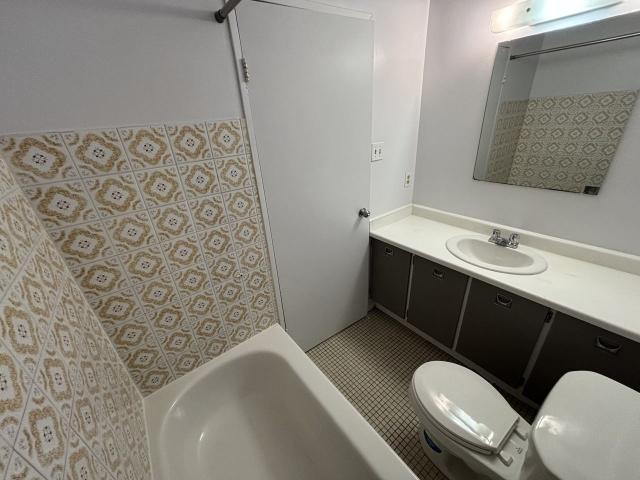 Walkley Square Apartments 2 Bedroom Apartment for Rent at 1245 Walkley Rd, Ottawa, ON K1V 9S5 Ridgemont
