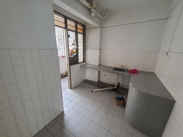 WALKUPKITCHENTOP 872sf TINGKAT3 Nr MRT Cheras Perdana Apartment
