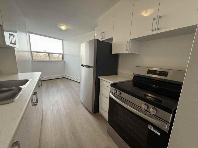 Wallace Pines 2 Bedroom Apartment for Rent at 1260 Marlborough Crt, Oakville, ON L6H 3H5 College Park