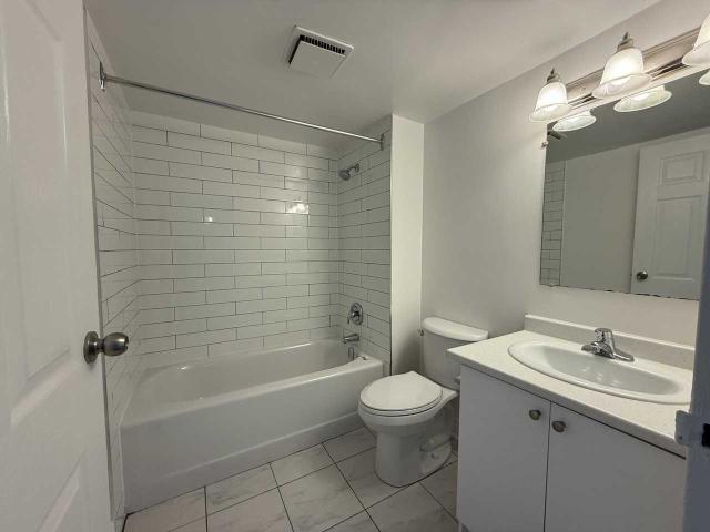 Wallace Pines 2 Bedroom Apartment for Rent at 1260 Marlborough Crt, Oakville, ON L6H 3H5 College Park