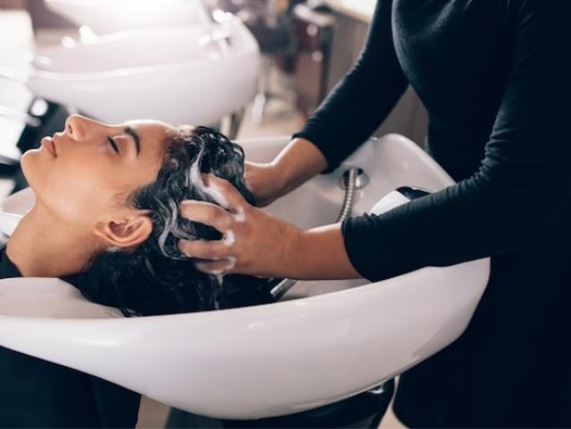 WALLIS MARTIGNY GROSSARTIGER FRISEURSALON MIT LAGE N1 ZUM MITNEHMEN
