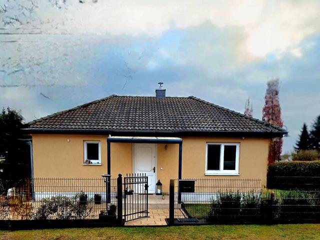 Walmdachbungalow noch provisionsfrei