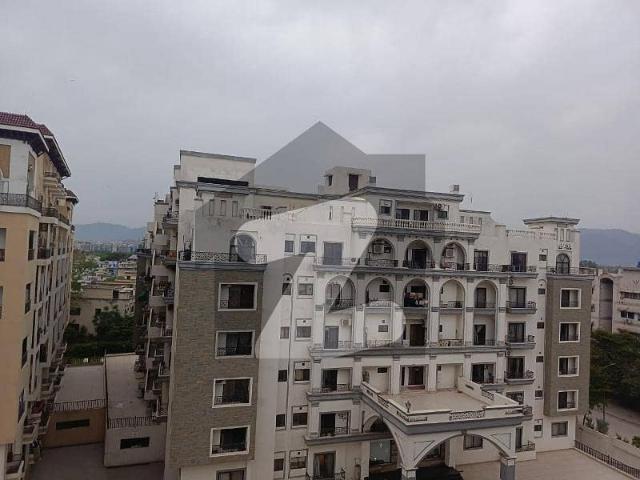 Warda Humna 2 Gorgeous On Excellent Location 1700 Square Feet Flat For Sale