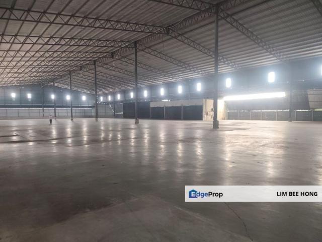 Warehouse For Rent at Changkat