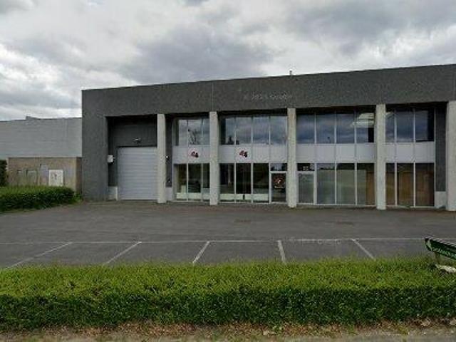 200 m2 warehouse for rent in Gistel
