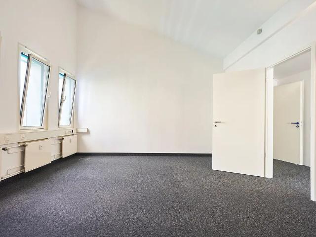 Warehouse for rent in Grasbrunn Ref 1415 | dreamo. Ch