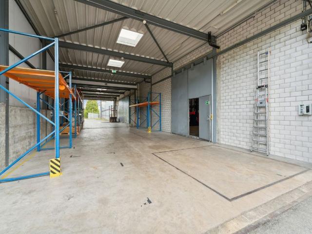 Warehouse for rent in Vouvry 3 105 m² | dreamo. Ch