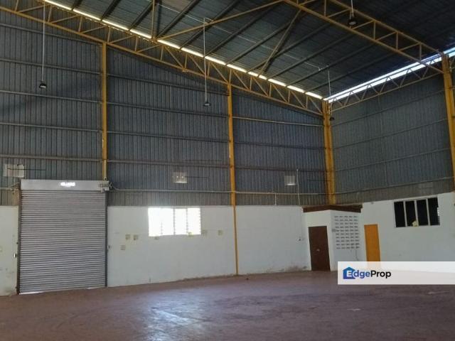Warehouse Factory near Cheng Melaka Good Condition High Roofing for Rent