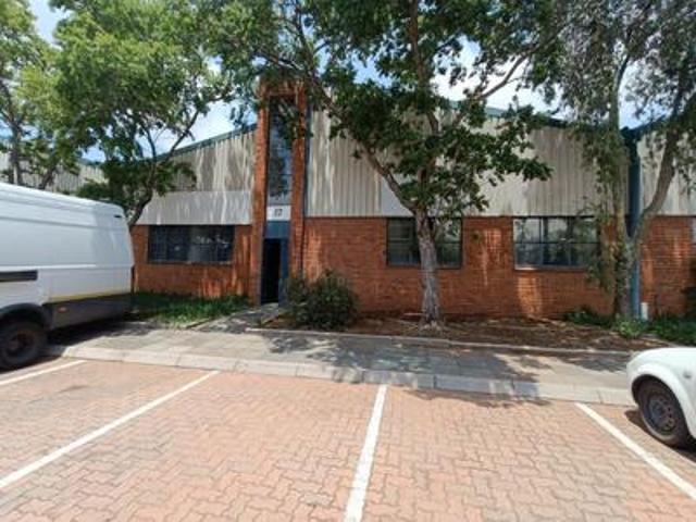 warehouse of 445 m² to let in robert.