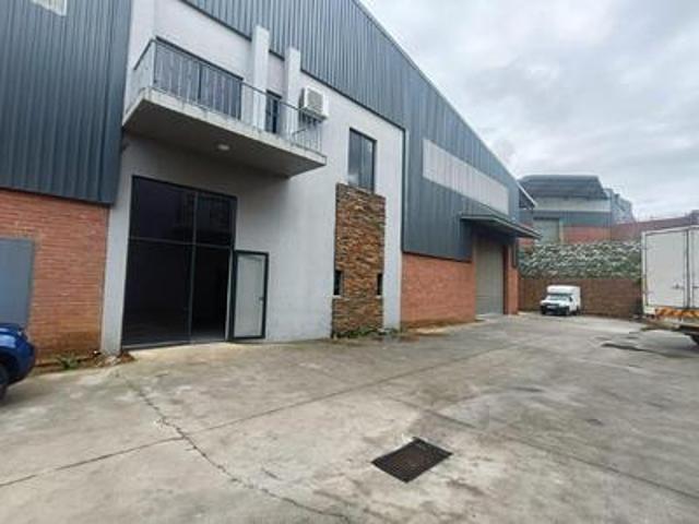 warehouse of 677m² to rent in cosmo.
