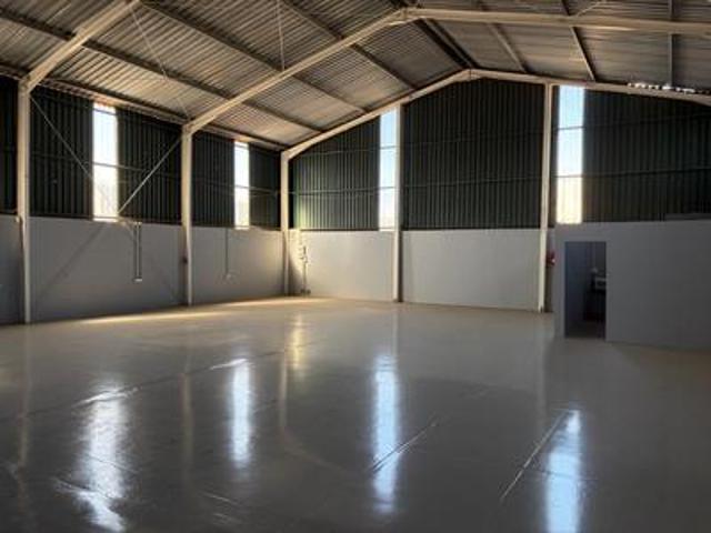 warehouse to let – cotswold | 425 sqm