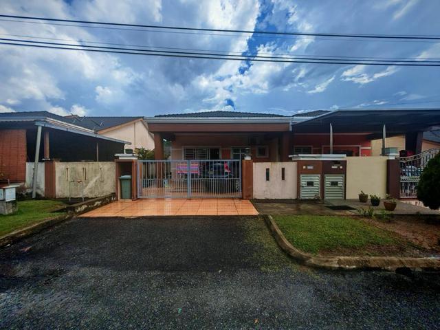 Warisan Puteri Sikamat Kiara Indah Renovated FF SemiDetached