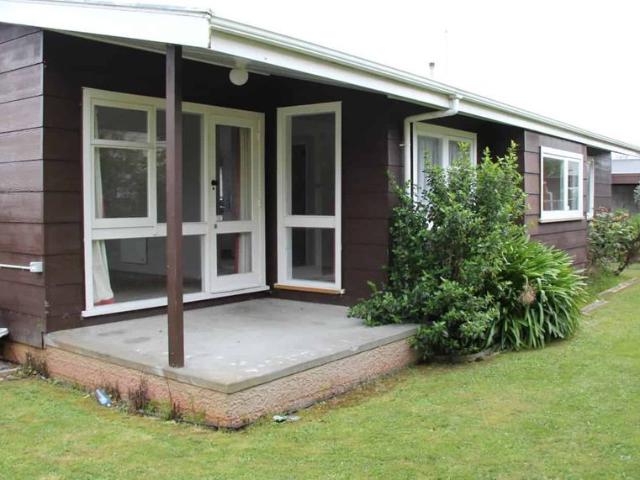 Warm, Private yard & Perfectly Positioned