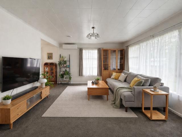 Warm & Secure 3 Bedroom Home in a Desirable Location