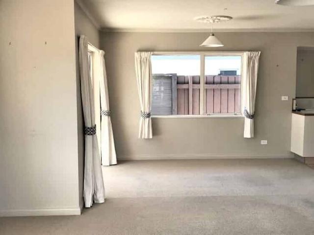 Warm, Spacious and Sunny!