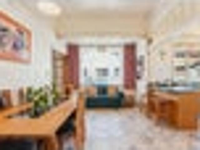 Warm, welcoming and wonderfully positioned