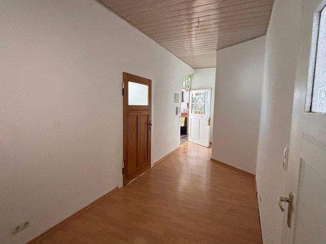 Einbauküche Möglich! Helle 4 Zimmer Wohnung 111 m² im Erdgeschoss – viel Platz für Familien