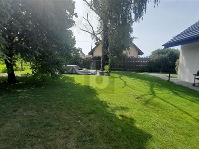 WARME UND HELLE DACHBODENWOHNUNG