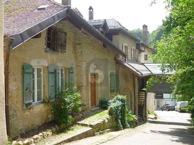 WARMES, UNTYPISCHES DUPLEX
