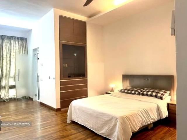 Warner Court D10, Apartment