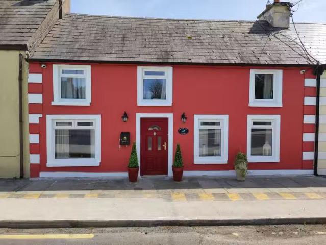 Warren Hill House, Upper Main Street, Ballyporeen, Co. Tippera.