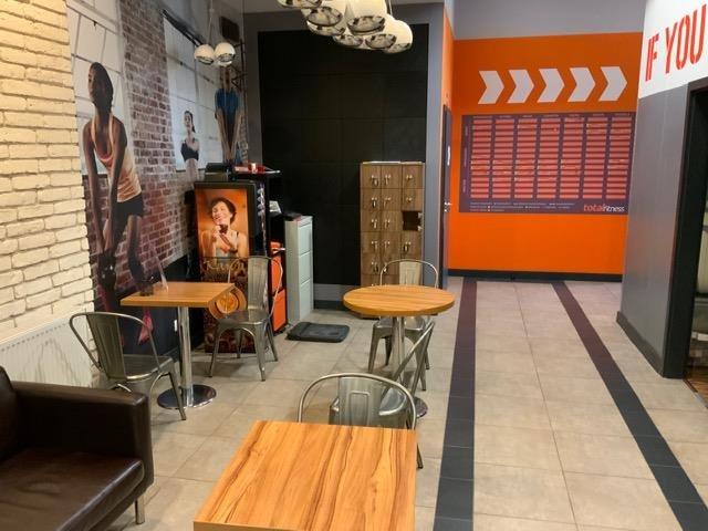 Inwestycyjny lokal 911 m2 na Pradze Południe, gotowy!