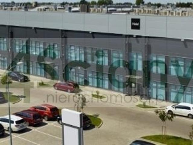 Nowoczesny park magazynowy 1880 m² z biurami w Warszawie