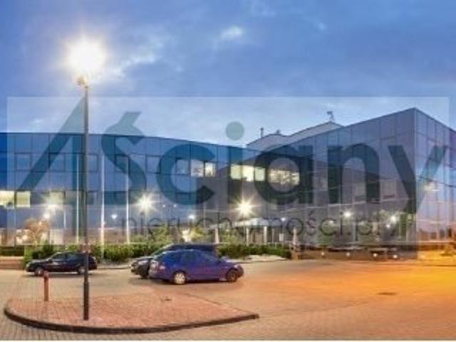 Nowoczesny park magazynowy 255 m² z biurami w Warszawie