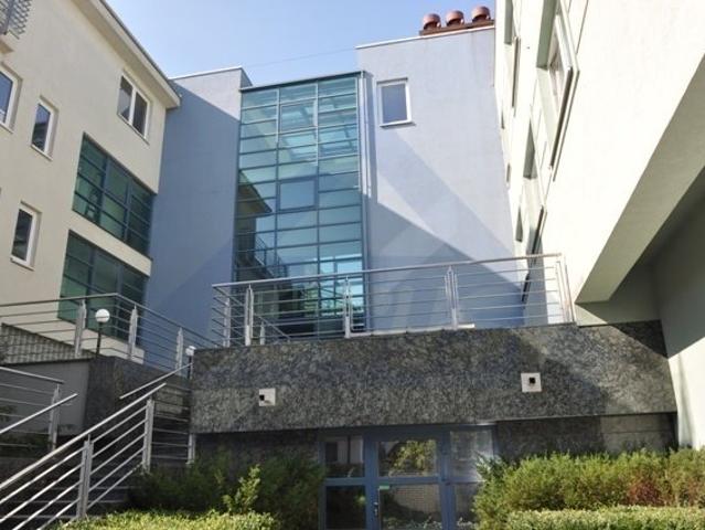 Nowoczesne biuro 285 m² z klimatyzacją i garażem w Włochach