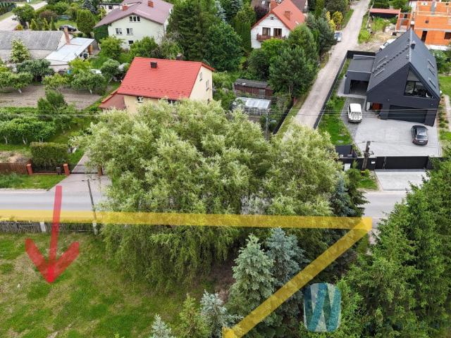 Działka 733 m² pod zabudowę w Wawerze – spokój i media