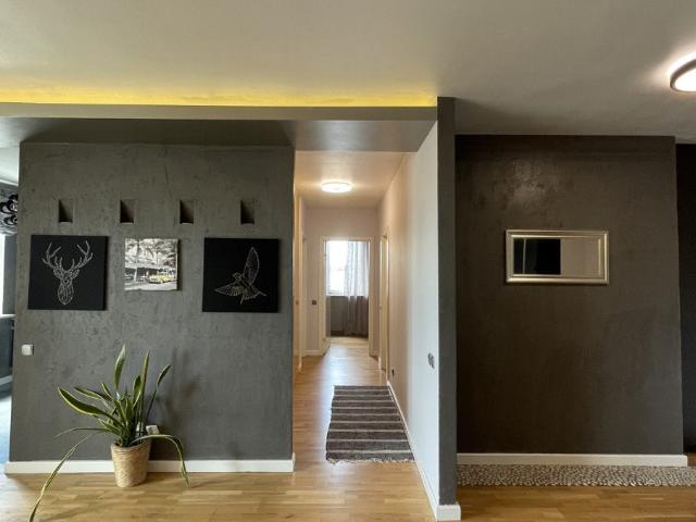 Wynajem 3 pokojowego apartamentu z balkonem i miejscem garażowym