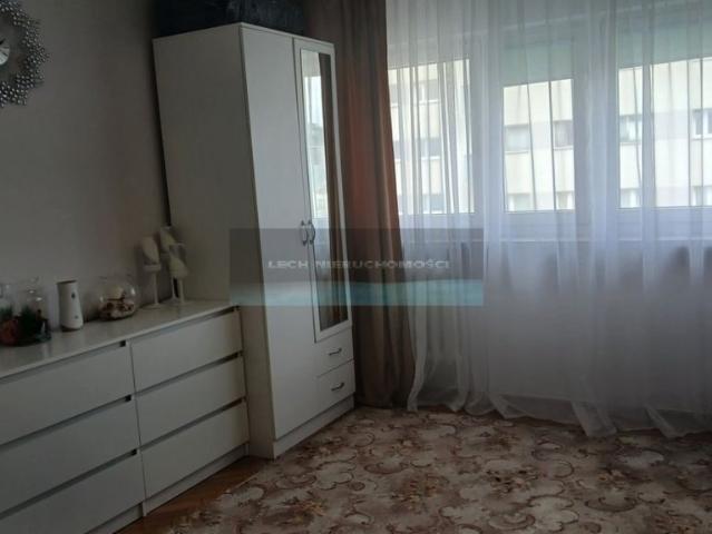 Warszawa, Wola, Skwer kard. Stefana Wyszyńskiego, 27,60 m2