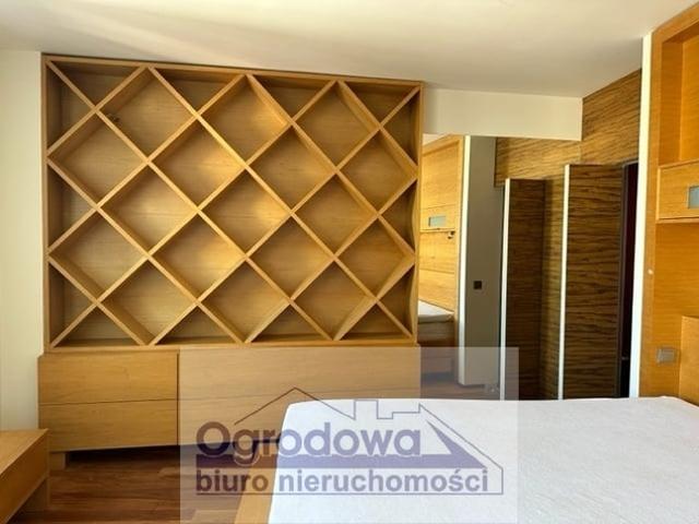 Warszawa, Wola, skwer ks. kard. Stefana Wyszyńskiego