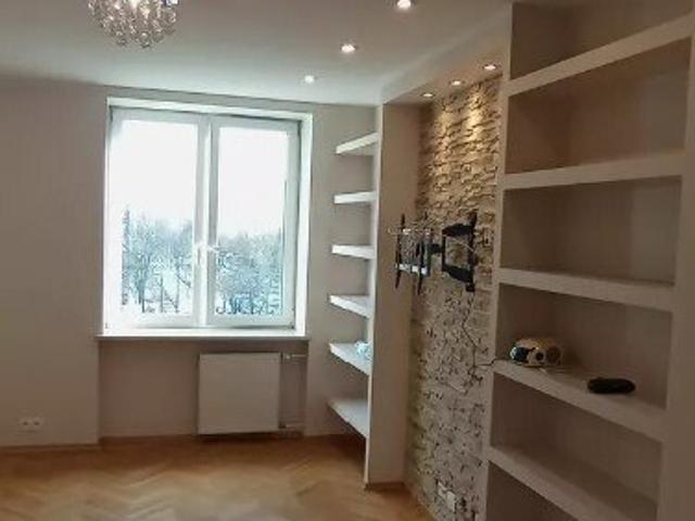 2 pokojowe mieszkanie po remoncie z dużą piwnicą i świetną komunikacją
