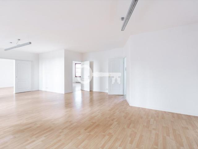 Przestronne 165 m2 w centrum Warszawy z balkonem i 3 sypialniami