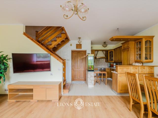 Dwupoziomowe 88 m² z 3 sypialniami, 3 miejscami parkingowymi