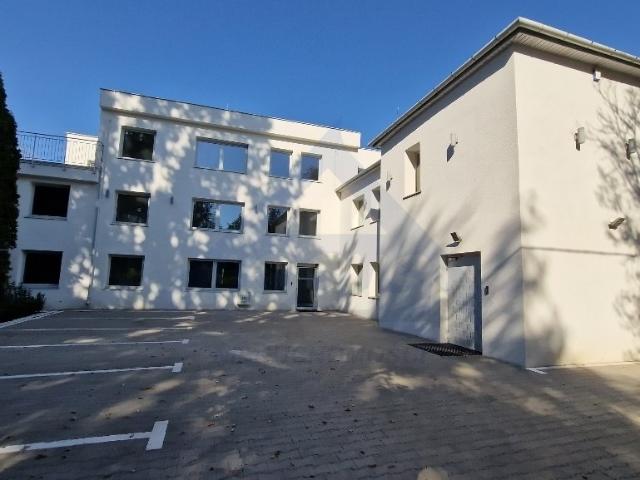 Nowoczesny biurowiec 263 m² z klimatyzacją i monitoringiem