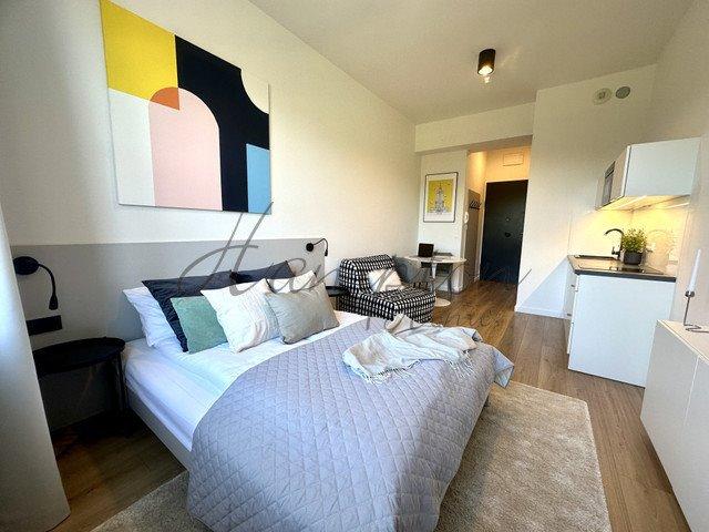 Studio z widokiem na Park Łazienkowski, 24 m², rewitalizowana kamienica