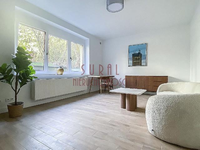 Warszawa, Mokotów, Kielecka/Narbutta/metro/widok na ogród/przedwojenna kamienica, 26 m2