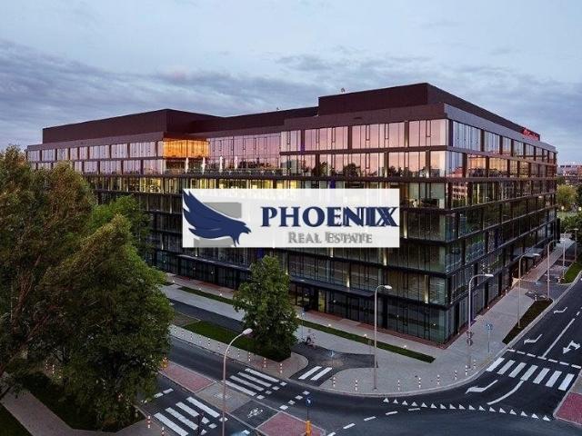 Nowoczesne biuro 467 m2 z dużymi przeszkleniami i certyfikatem BREEAM