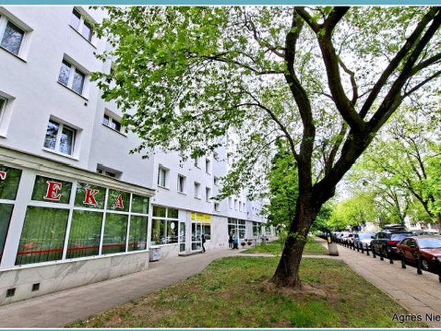 Warszawa, Śródmieście, Muranów, Karmelica