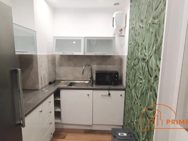Przestronne biuro 170 m2 w kamienicy przy Pl. Zbawiciela