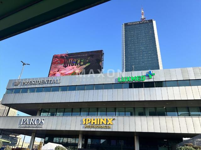 Lokal beauty z witryną w centrum Warszawy, 103 m²