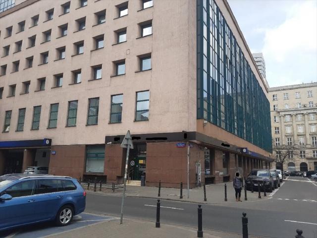 Lokal 200 m² z witrynami w centrum Warszawy