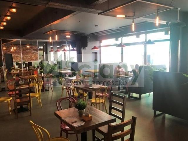 Lokal użytkowy 161 m2 w centrum Warszawy z ogródkiem