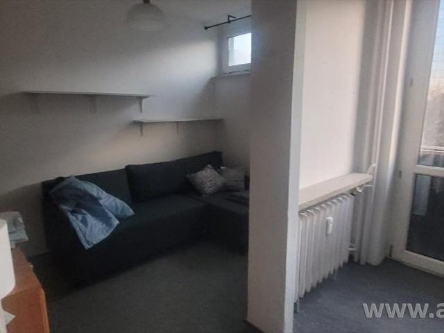 Nowoczesne 27 m² w centrum Warszawy z wnęką sypialną