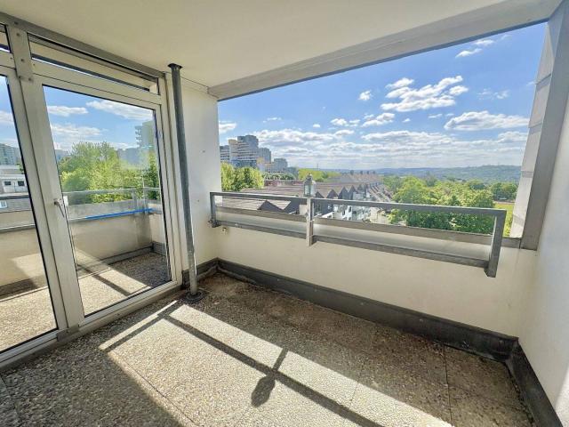 Was für ein Ausblick! Helle ruhige gut geschnittene 1,5 Zi ETW mit Loggia und Balkon in S Neugereut