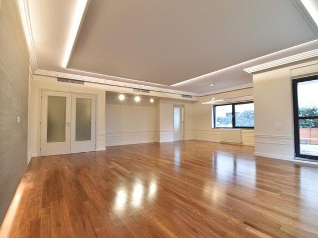 Washington Residence | Rent 3 bedroom with garden